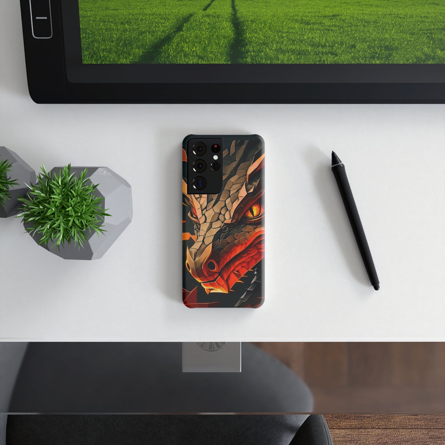 A Slim Snap Case with A Fierce Dragon